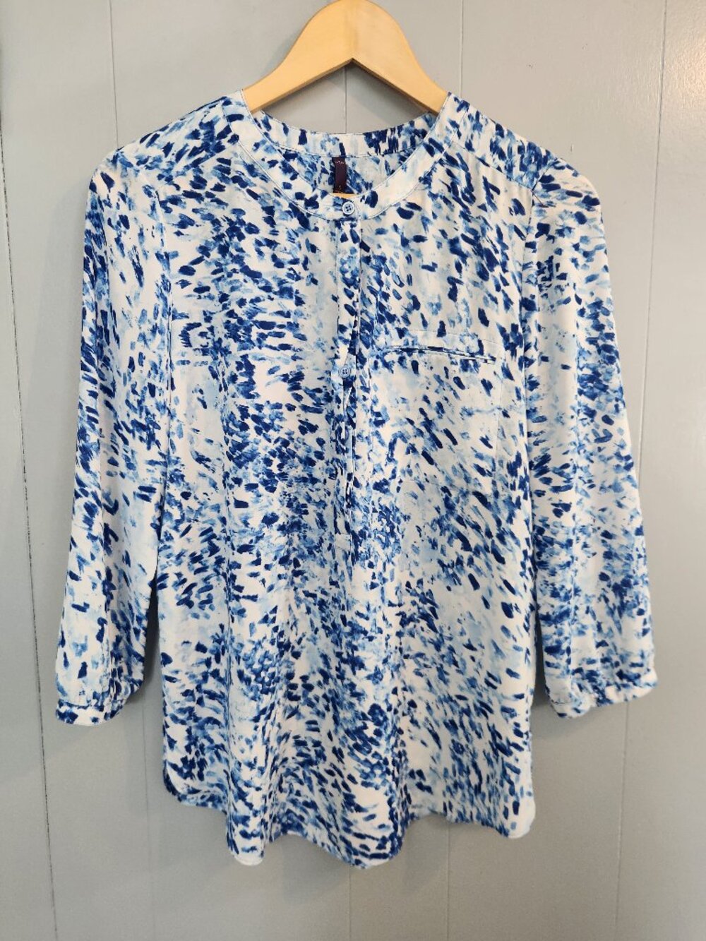 NYDJ long sleeve splatter print henley 3/4 button blouse shirt top